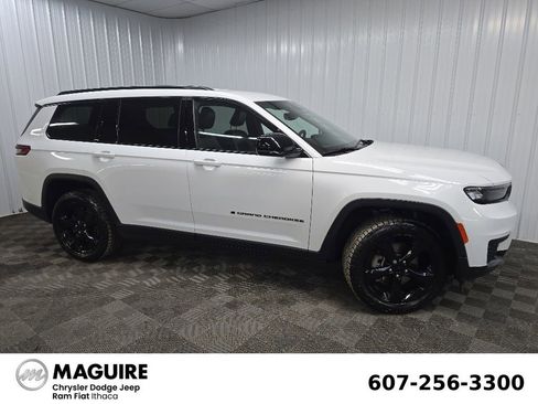 Used 2023 Jeep Grand Cherokee L Laredo AWD/4WD image 1