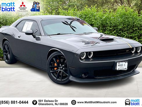 Used 2022 Dodge Challenger GT w/ Plus Package image 2