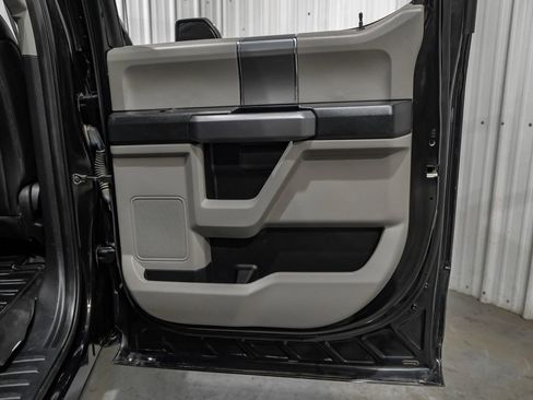 Used 2019 Ford F250 XLT w/ XLT Premium Package image 47