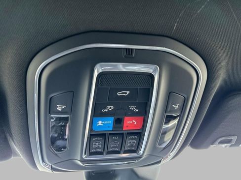 New 2026 Jeep Grand Cherokee Limited w/ Limited Altitude Package AWD/4WD image 9