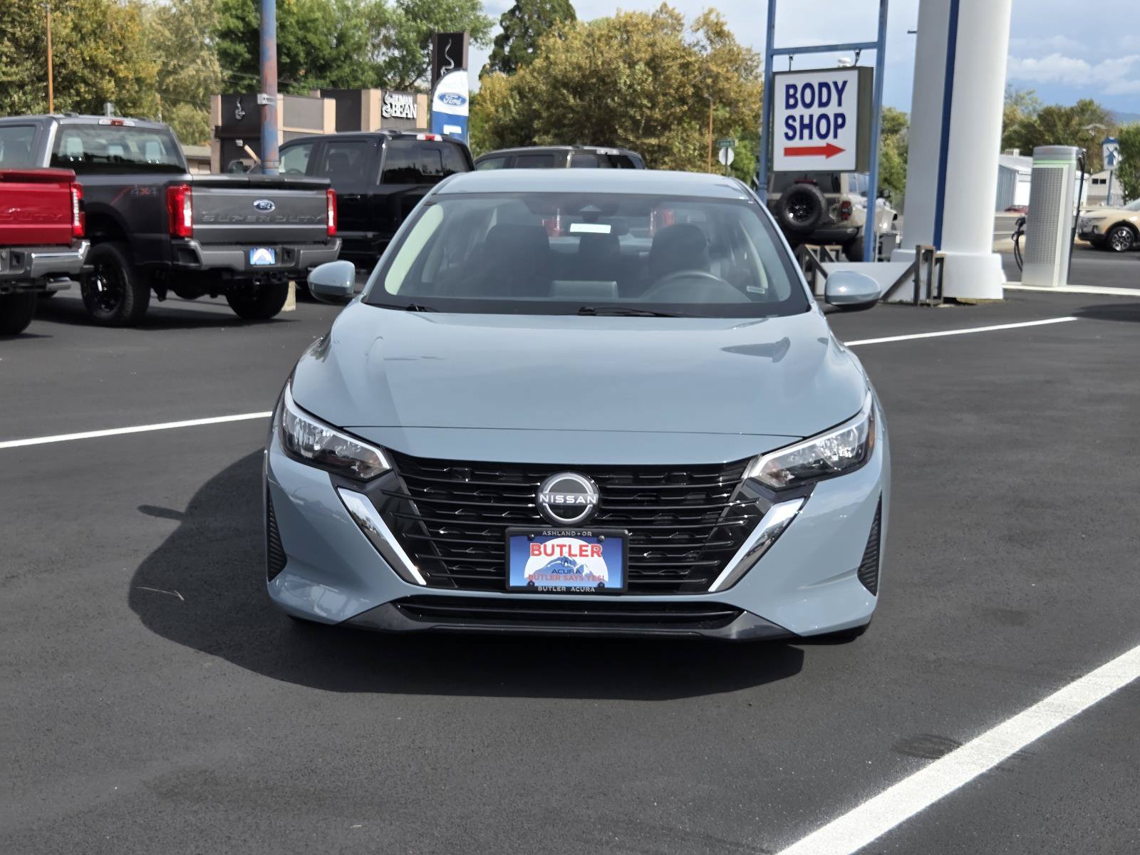Used 2024 Nissan Sentra SV FWD image 2
