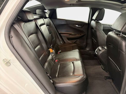 Used 2018 Chevrolet Malibu Premier w/ Premier Sun and Wheel Package FWD image 11