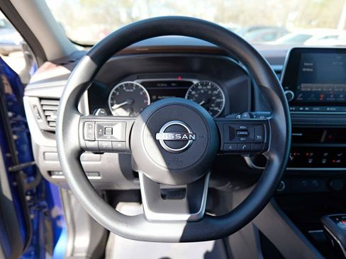 Used 2023 Nissan Rogue S image 12