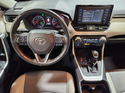 Used 2019 Toyota RAV4 XLE Premium image 47
