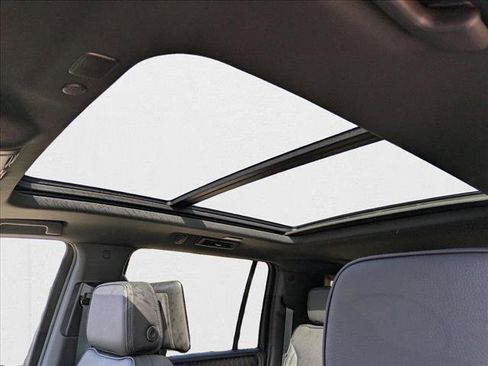 New 2024 GMC Yukon XL Denali w/ Advanced Technology Package image 15