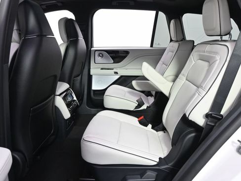 New 2026 Lincoln Aviator Black Label w/ Jet Appearance Package AWD/4WD image 21