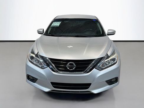 Used 2018 Nissan Altima 2.5 SL FWD image 2