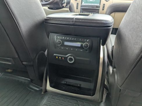 Used 2014 Cadillac Escalade Platinum image 19