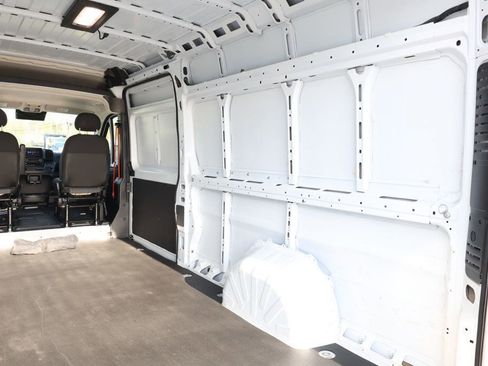 Used 2023 RAM ProMaster 3500 w/ Driver Convenience Group image 21