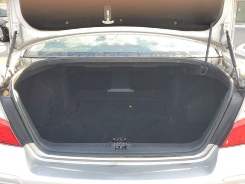 Used 2010 INFINITI M35 x w/ Technology Pkg image 9