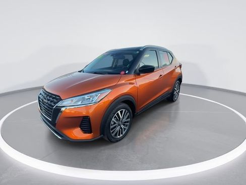 Certified 2024 Nissan Kicks SV image 4