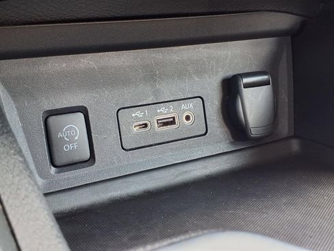 Used 2024 Nissan Sentra SV FWD image 6