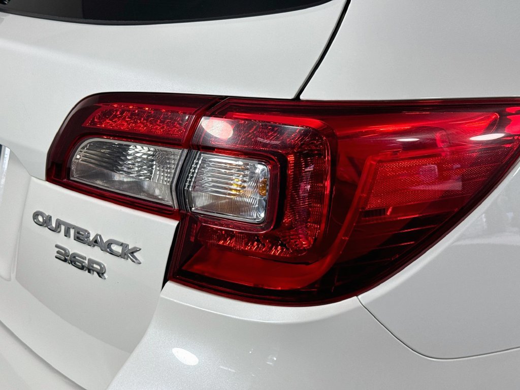 Used 2015 Subaru Outback 3.6R Limited AWD/4WD image 33