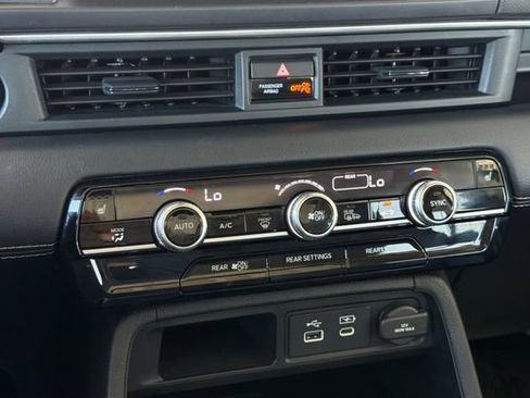 Certified 2024 Honda Pilot Touring image 27