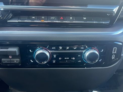 New 2026 GMC Sierra 1500 SLT AWD/4WD image 23