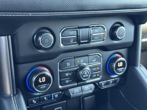 Used 2021 Chevrolet Tahoe Premier w/ Premium Package image 41