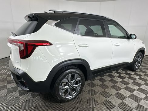 Used 2024 Kia Seltos S AWD/4WD image 3