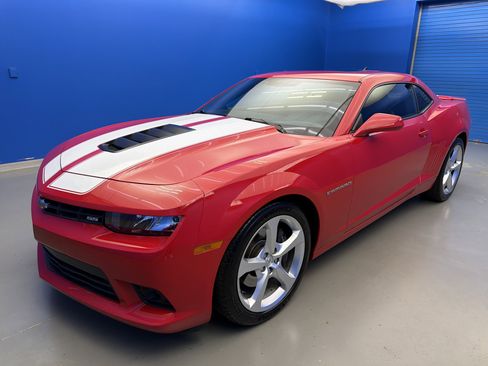 Used 2014 Chevrolet Camaro SS w/ White Rally Stripe Package RWD image 4