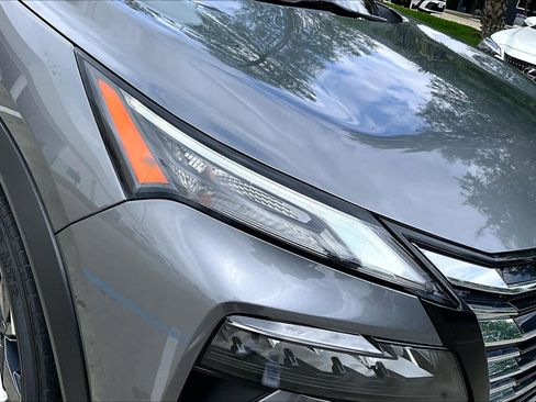 Used 2024 Nissan Rogue SV image 26