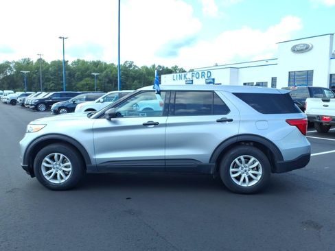 Certified 2021 Ford Explorer 4WD w/ Class III Trailer Tow Package image 2