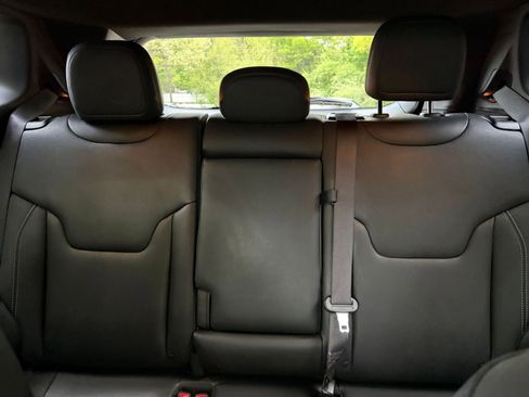 Used 2025 Jeep Compass Limited AWD/4WD image 38