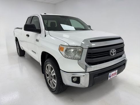Used 2015 Toyota Tundra SR5 image 2