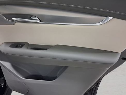Used 2021 Cadillac XT5 Premium Luxury FWD image 16