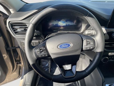 Used 2021 Ford Escape Titanium w/ Class II Trailer Tow Package image 12