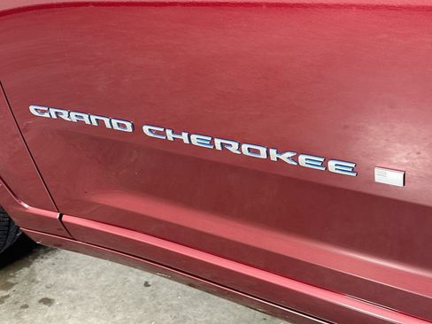 Used 2022 Jeep Grand Cherokee Overland AWD/4WD image 26