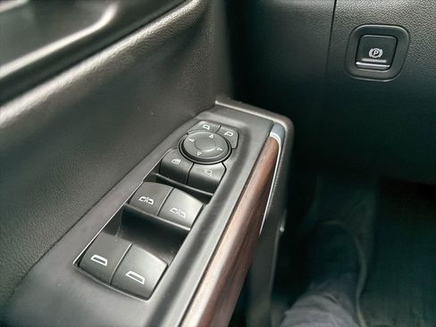 Used 2020 GMC Sierra 1500 SLT w/ SLT Premium Plus Package image 17