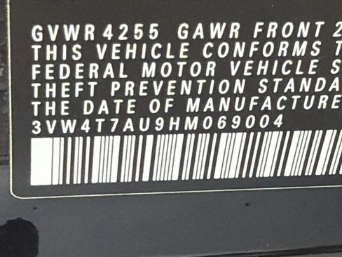Used 2017 Volkswagen Golf 4-Door FWD image 31