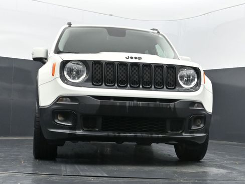 Used 2017 Jeep Renegade Altitude FWD image 42