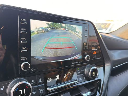 Used 2021 Toyota Highlander XSE FWD image 25