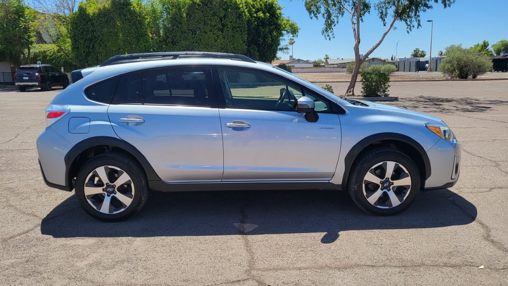 Used 2016 Subaru Crosstrek Touring AWD/4WD image 11