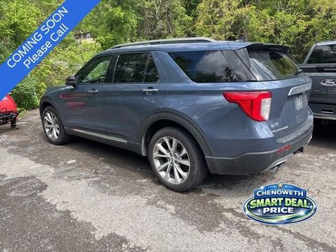 Used 2021 Ford Explorer Platinum w/ Equipment Group 601A AWD/4WD image 2