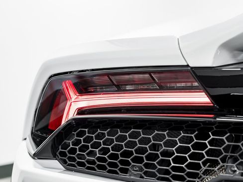 Used 2023 Lamborghini Huracan EVO RWD image 57