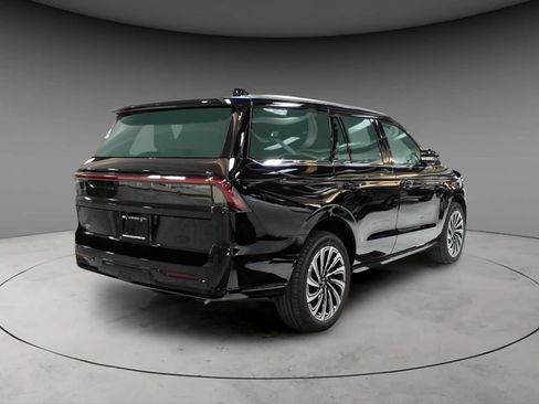 New 2027 Lincoln Navigator Black Label AWD/4WD image 6