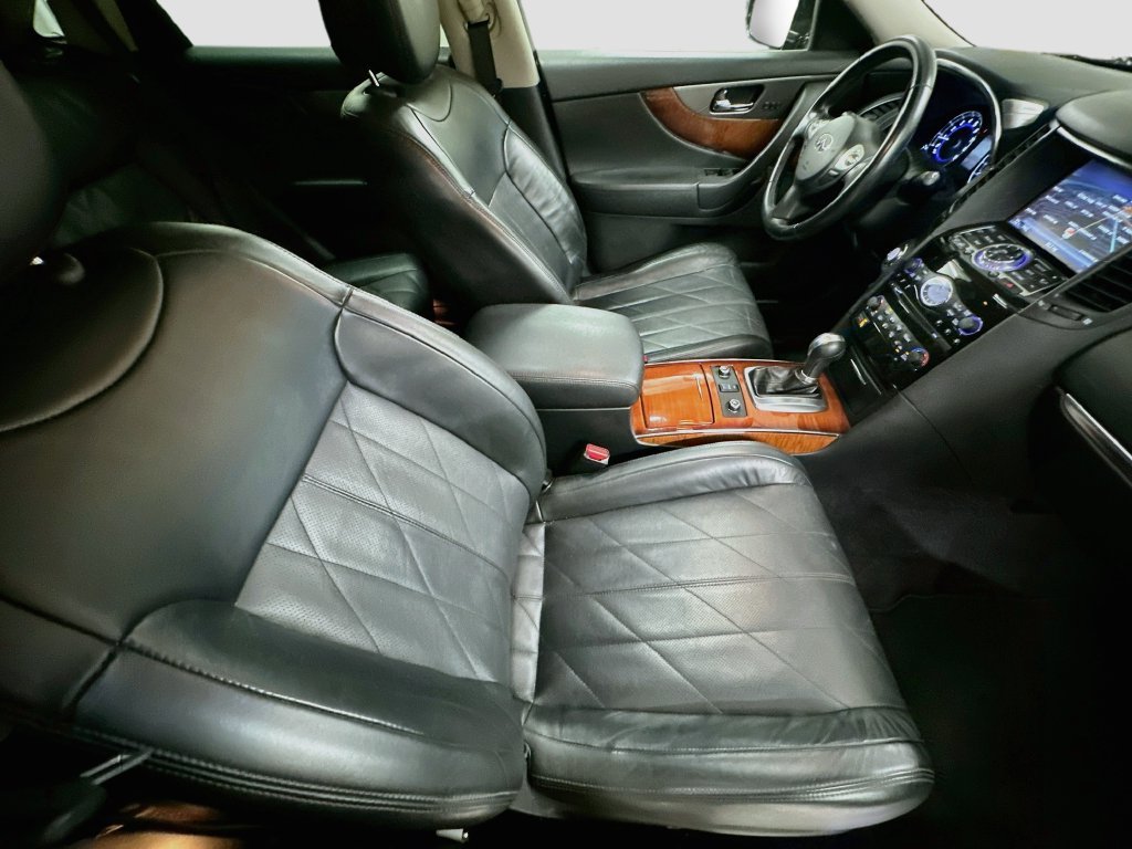 Used 2016 INFINITI QX70 2WD w/ Premium Package image 29