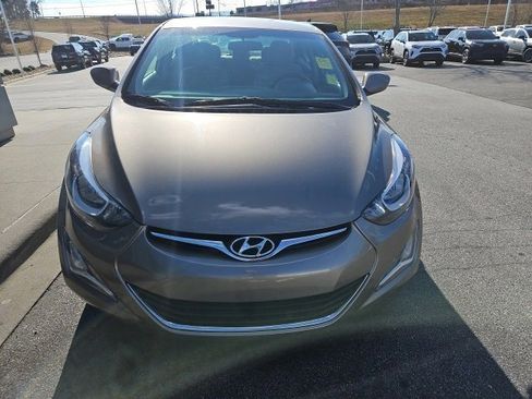Used 2016 Hyundai Elantra SE w/ Option Group 02 image 2