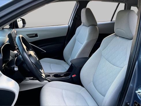 Used 2022 Toyota Corolla Cross LE FWD image 8