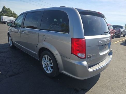 Used 2019 Dodge Grand Caravan SXT FWD image 4