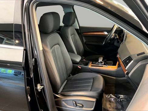 Used 2023 Audi Q5 2.0T Premium Plus w/ Premium Plus Package AWD/4WD image 9