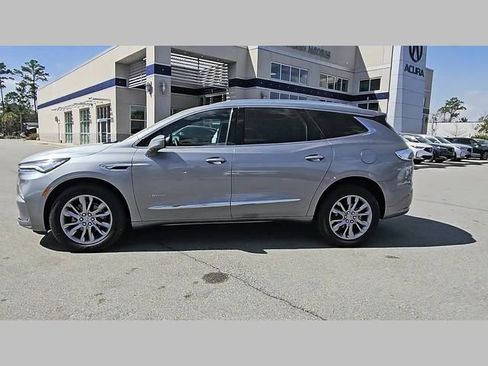 Used 2024 Buick Enclave Avenir w/ Trailering Package, 5000 lbs. FWD image 18