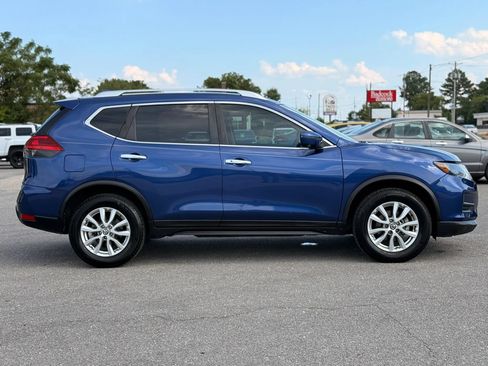 Used 2017 Nissan Rogue SV w/ SV Premium Package FWD image 9