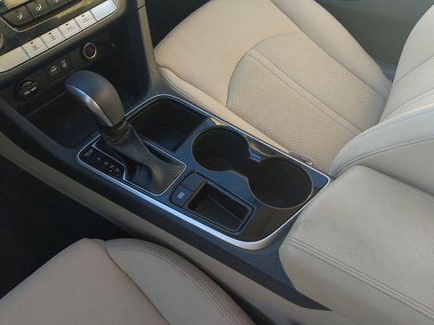 Used 2018 Hyundai Sonata SE FWD image 26