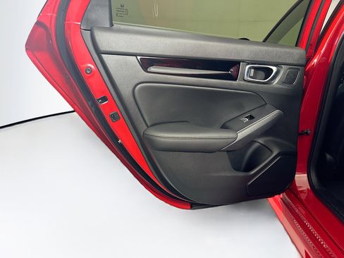 Used 2025 Honda Civic Sport image 28