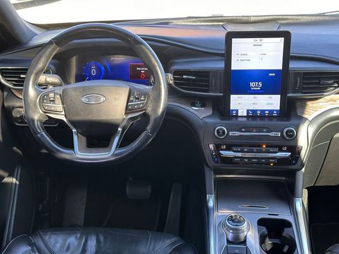 Used 2020 Ford Explorer Platinum w/ Premium Technology Package image 26