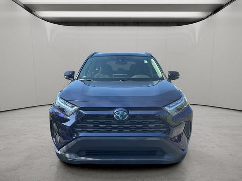 Used 2022 Toyota RAV4 XLE AWD/4WD image 8