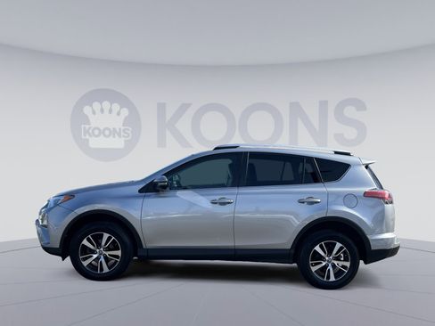 Used 2016 Toyota RAV4 XLE image 2