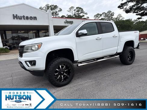Used 2018 Chevrolet Colorado Z71 AWD/4WD image 2